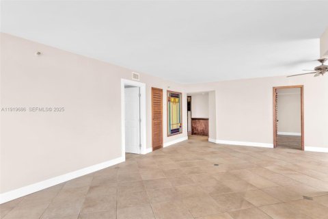 Купить кондоминиум в Майами-Бич, Флорида 2 спальни, 133.78м2, № 1983531 - фото 22