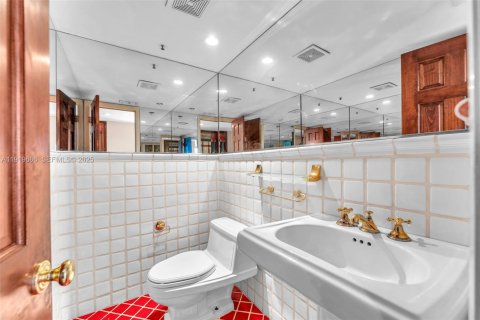 Купить кондоминиум в Майами-Бич, Флорида 2 спальни, 133.78м2, № 1983531 - фото 7