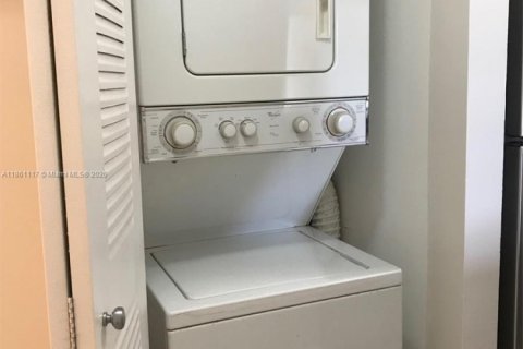 Condominio en venta en Miami, Florida, 2 dormitorios, 82.78 m2 № 2012569 - foto 17