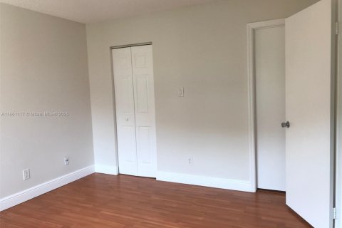 Condominio en venta en Miami, Florida, 2 dormitorios, 82.78 m2 № 2012569 - foto 12