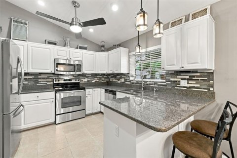 Villa ou maison à vendre à New Port Richey, Floride: 2 chambres, 167.78 m2 № 2388652 - photo 18