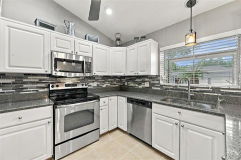 Villa ou maison à vendre à New Port Richey, Floride: 2 chambres, 167.78 m2 № 2388652 - photo 19
