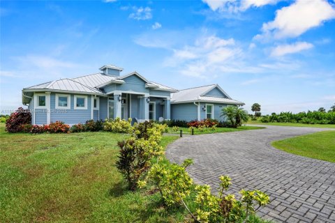 Villa ou maison à vendre à Port St. Lucie, Floride: 4 chambres, 236.25 m2 № 1962779 - photo 2