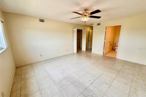Condominio en venta en Clearwater, Florida, 2 dormitorios, 156.08 m2 № 2117581 - foto 17