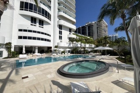 Condo in Miami Beach, Florida, 2 bedrooms  № 1726499 - photo 22