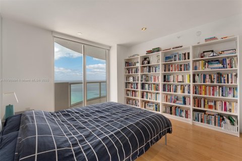 Condo in Miami Beach, Florida, 2 bedrooms  № 1726499 - photo 12