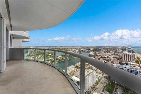 Condo in Miami Beach, Florida, 2 bedrooms  № 1726499 - photo 20