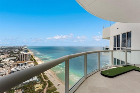 Condo in Miami Beach, Florida, 2 bedrooms  № 1726499 - photo 21