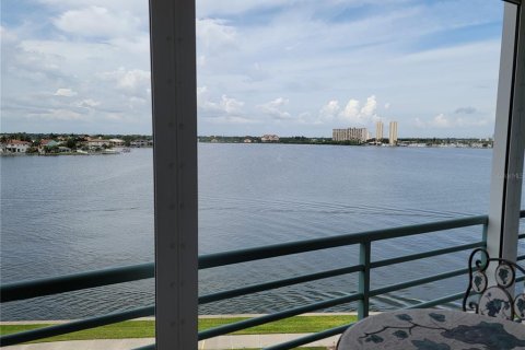 Condominio en alquiler en Saint Pete Beach, Florida, 3 dormitorios, 184.23 m2 № 1650952 - foto 3