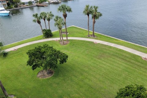 Condominio en alquiler en Saint Pete Beach, Florida, 3 dormitorios, 184.23 m2 № 1650952 - foto 13