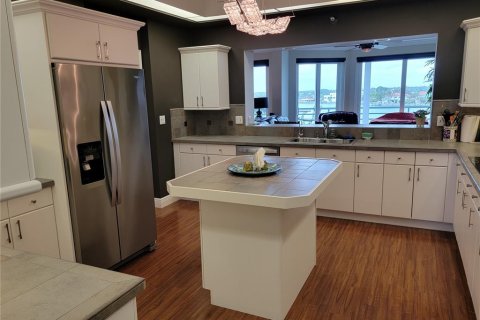 Condominio en alquiler en Saint Pete Beach, Florida, 3 dormitorios, 184.23 m2 № 1650952 - foto 18