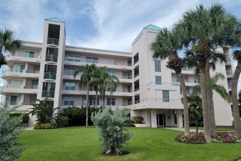 Condominio en alquiler en Saint Pete Beach, Florida, 3 dormitorios, 184.23 m2 № 1650952 - foto 1