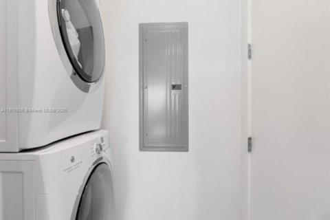 Condominio en venta en Bal Harbour, Florida, 2 dormitorios, 162.76 m2 № 2034184 - foto 21