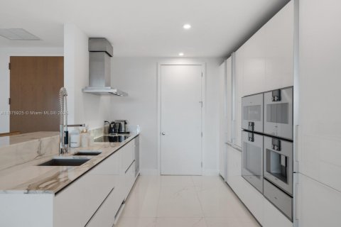 Condominio en venta en Bal Harbour, Florida, 2 dormitorios, 162.76 m2 № 2034184 - foto 8