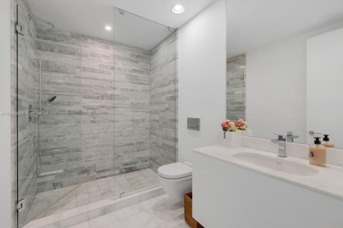 Condominio en venta en Bal Harbour, Florida, 2 dormitorios, 162.76 m2 № 2034184 - foto 18