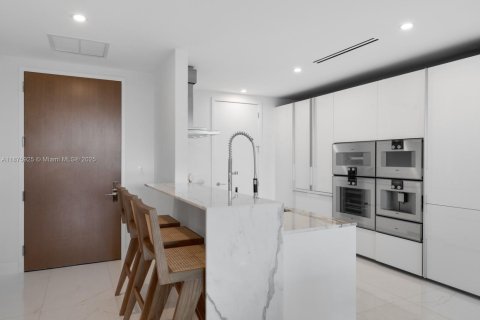 Condominio en venta en Bal Harbour, Florida, 2 dormitorios, 162.76 m2 № 2034184 - foto 7