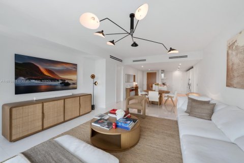 Condominio en venta en Bal Harbour, Florida, 2 dormitorios, 162.76 m2 № 2034184 - foto 3