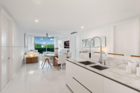 Condominio en venta en Bal Harbour, Florida, 2 dormitorios, 162.76 m2 № 2034184 - foto 9