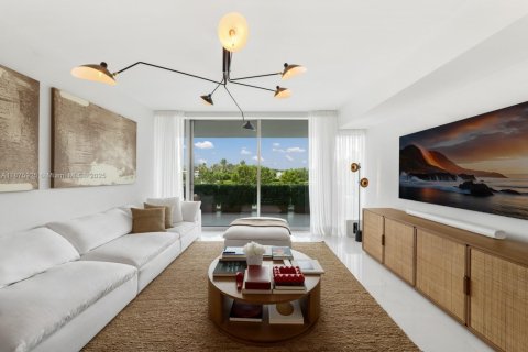 Condominio en venta en Bal Harbour, Florida, 2 dormitorios, 162.76 m2 № 2034184 - foto 5