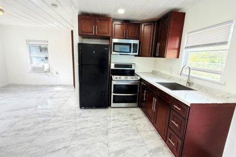 Immobilier commercial à Boynton Beach, Floride 1 chambre, 32.52 m2 № 2406065