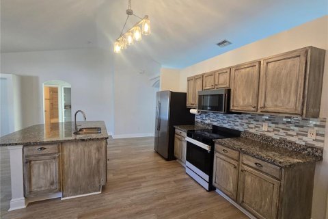 Villa ou maison à vendre à Cape Coral, Floride: 3 chambres, 185.15 m2 № 2429117 - photo 10