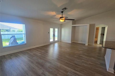 Villa ou maison à vendre à Cape Coral, Floride: 3 chambres, 185.15 m2 № 2429117 - photo 13