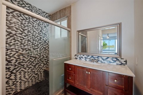 Casa en venta en Miami, Florida, 3 dormitorios, 145.76 m2 № 1712770 - foto 20