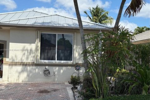 Casa en venta en Miami, Florida, 3 dormitorios, 145.76 m2 № 1712770 - foto 27