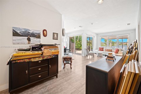 Casa en venta en Miami, Florida, 3 dormitorios, 145.76 m2 № 1712770 - foto 13