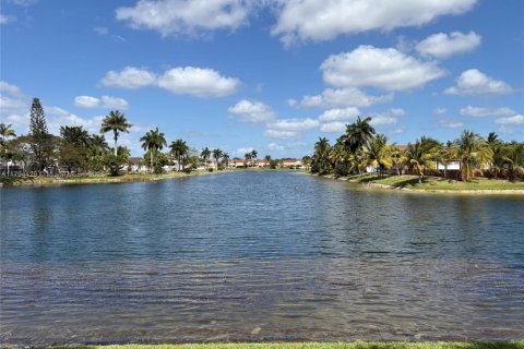 Casa en venta en Miami, Florida, 3 dormitorios, 145.76 m2 № 1712770 - foto 6