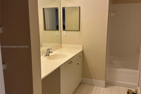 Copropriété à vendre à Coral Springs, Floride: 2 chambres, 104.05 m2 № 2077486 - photo 16
