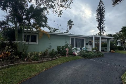 Снять в аренду виллу или дом в Дирфилд-Бич, Флорида 2 спальни, 116.41м2, № 1989778 - фото 1