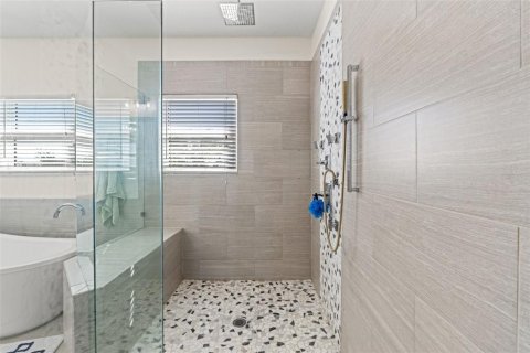 Casa en venta en Port Richey, Florida, 4 dormitorios, 309.92 m2 № 2109125 - foto 24