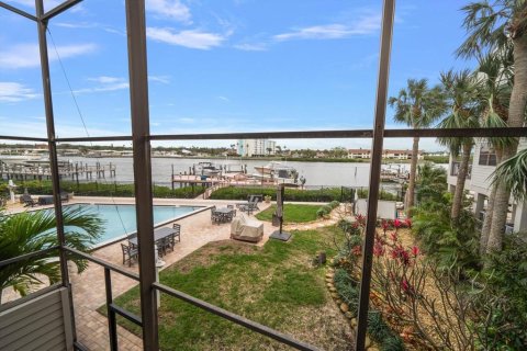 Touwnhouse à vendre à Indian Shores, Floride: 3 chambres, 222.97 m2 № 1732358 - photo 3