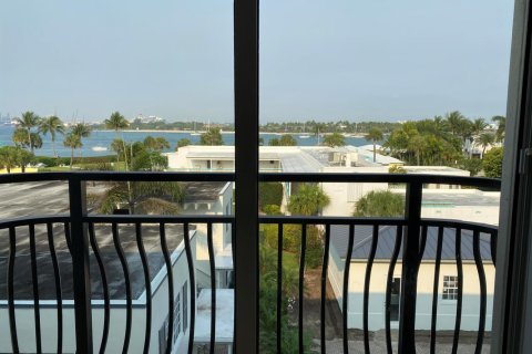 Condominio en venta en Palm Beach Shores, Florida, 3 dormitorios, 158.12 m2 № 2260150 - foto 22