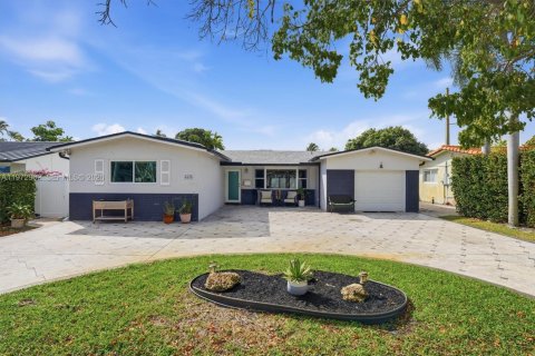 Villa ou maison à vendre à Hollywood, Floride: 4 chambres, 179.3 m2 № 2046261 - photo 2