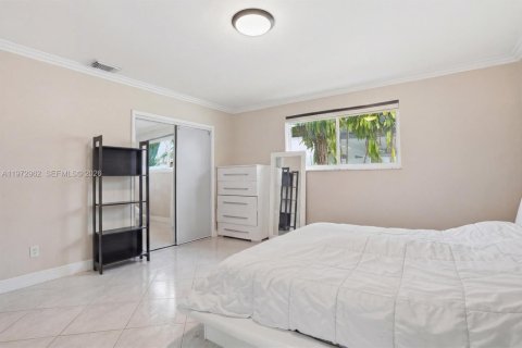 Villa ou maison à vendre à Hollywood, Floride: 4 chambres, 179.3 m2 № 2046261 - photo 14