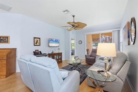 House in North Port, Florida 2 bedrooms, 128.67 sq.m. № 2219242 - photo 11
