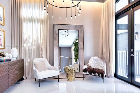 Casa en venta en Doral, Florida, 4 dormitorios, 371.24 m2 № 1981978 - foto 10