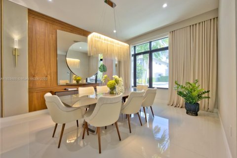 Casa en venta en Doral, Florida, 4 dormitorios, 371.24 m2 № 1981978 - foto 14