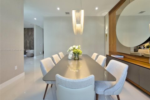 Casa en venta en Doral, Florida, 4 dormitorios, 371.24 m2 № 1981978 - foto 18