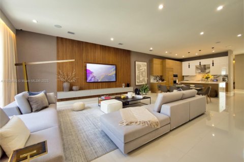 Casa en venta en Doral, Florida, 4 dormitorios, 371.24 m2 № 1981978 - foto 29