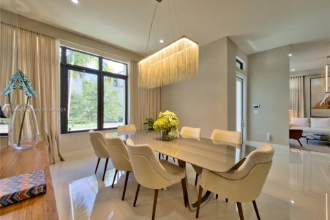 Casa en venta en Doral, Florida, 4 dormitorios, 371.24 m2 № 1981978 - foto 17