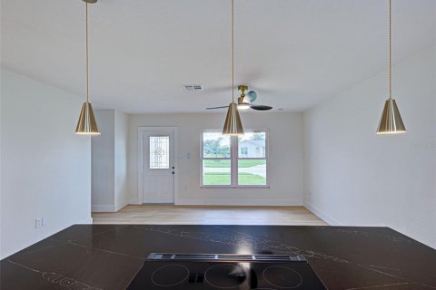 House in Port Charlotte, Florida 3 bedrooms, 124.77 sq.m. № 1852616 - photo 16