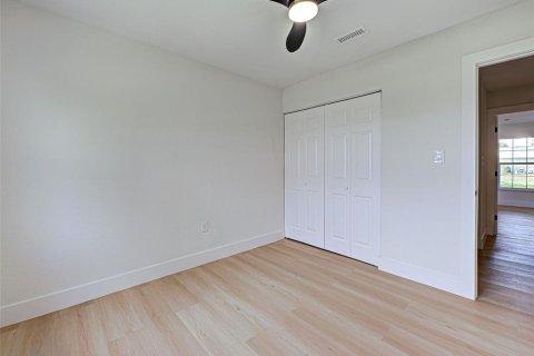 House in Port Charlotte, Florida 3 bedrooms, 124.77 sq.m. № 1852616 - photo 26
