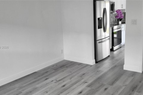 Villa ou maison à louer à Pompano Beach, Floride: 2 chambres, 90.12 m2 № 2070715 - photo 3