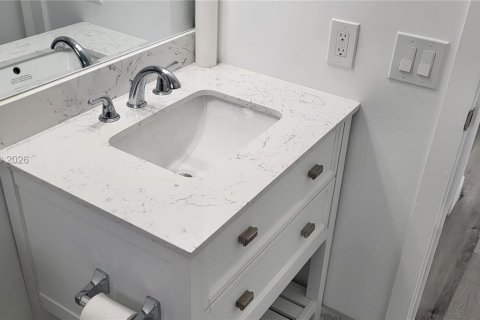 Villa ou maison à louer à Pompano Beach, Floride: 2 chambres, 90.12 m2 № 2070715 - photo 8