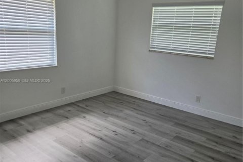 Villa ou maison à louer à Pompano Beach, Floride: 2 chambres, 90.12 m2 № 2070715 - photo 12