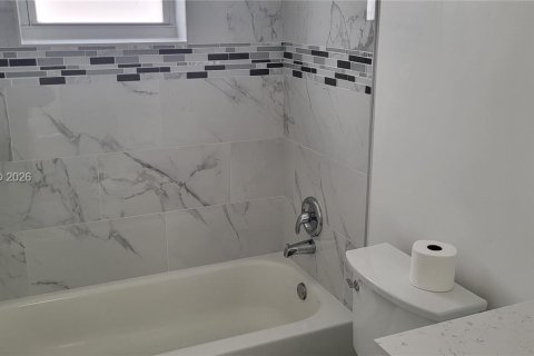 Villa ou maison à louer à Pompano Beach, Floride: 2 chambres, 90.12 m2 № 2070715 - photo 6