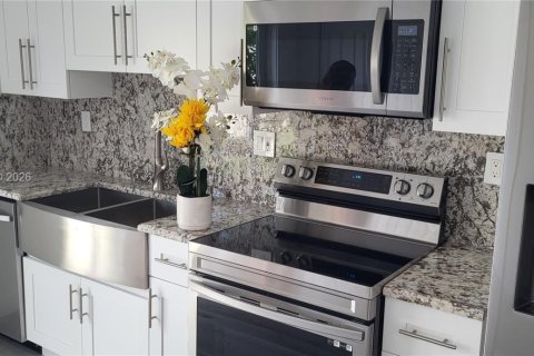 Villa ou maison à louer à Pompano Beach, Floride: 2 chambres, 90.12 m2 № 2070715 - photo 9